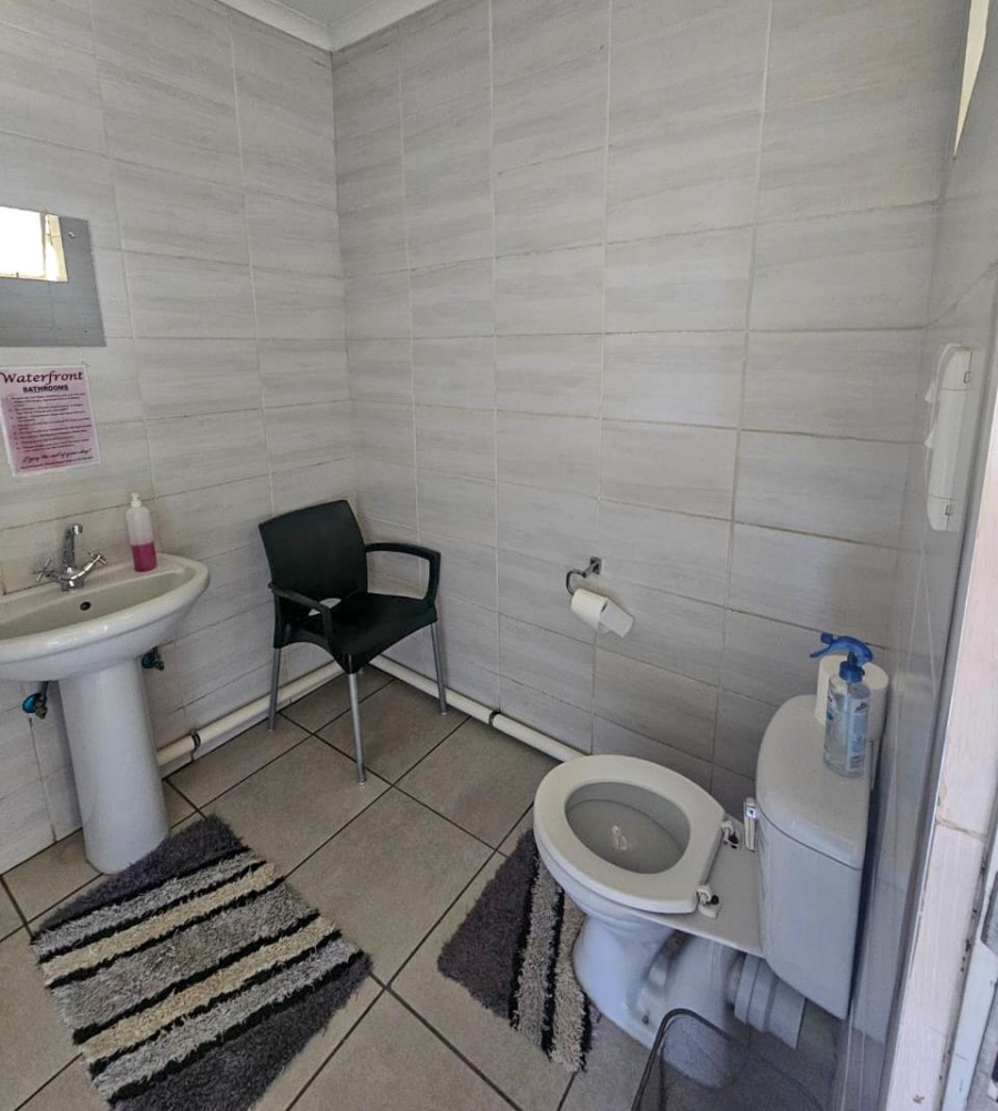 6 Bedroom Property for Sale in Oranjeville Free State